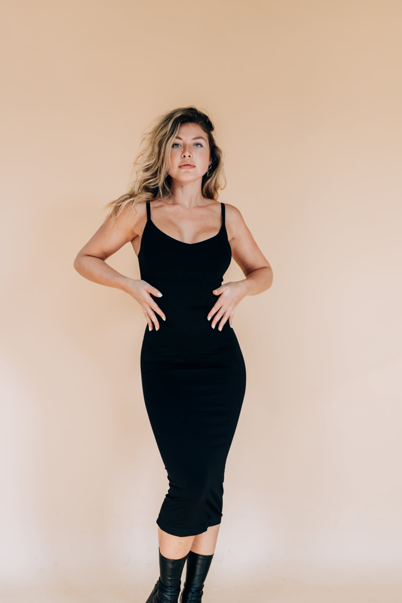 Built-in 360° Seamless Eco-comfort Midi Bodycon Dress